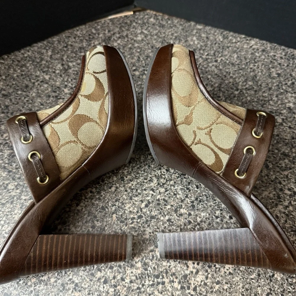 Coach Mule Clogs Womens Size 7B Y2K Brown Jodey Signature Logo Medallion Charm